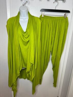 OK Mike Women's 3-pc Sleeveless Outfit Topper/Shirt/Pants Green ~ One Size